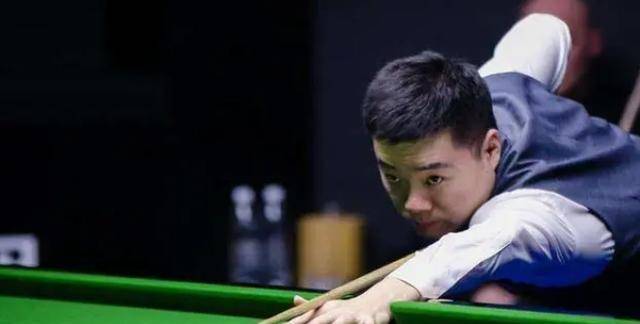 更加引人入 更加引人入