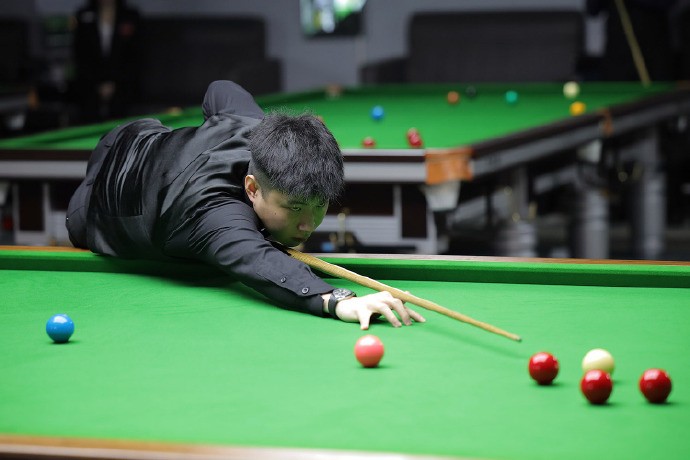 他的门前嗅 他的门前嗅