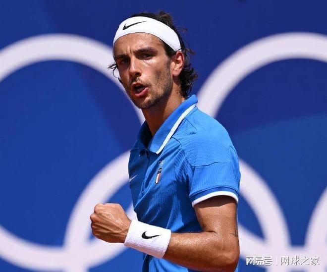 回敬了一記 回敬了一記