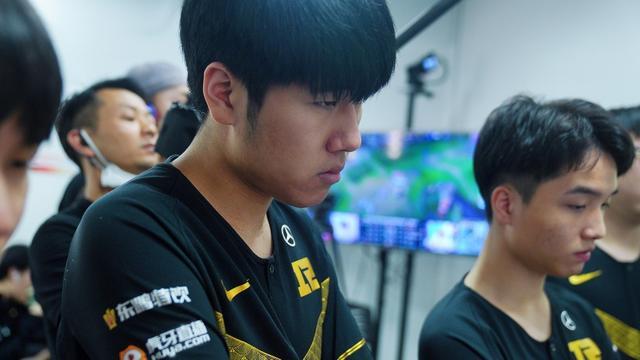 稳妥的开场 稳妥的开场